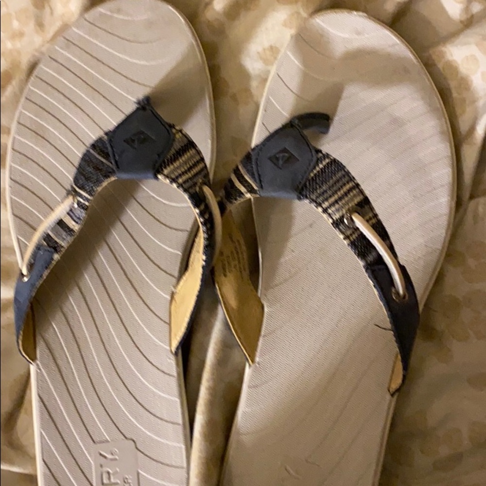 Sperry Flip Flops size 9